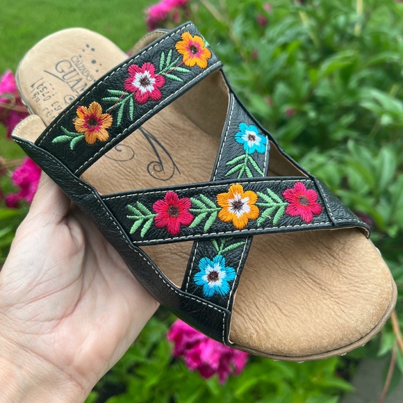 Handmade ethnic genuine leather sandals - Picture 6 of 15